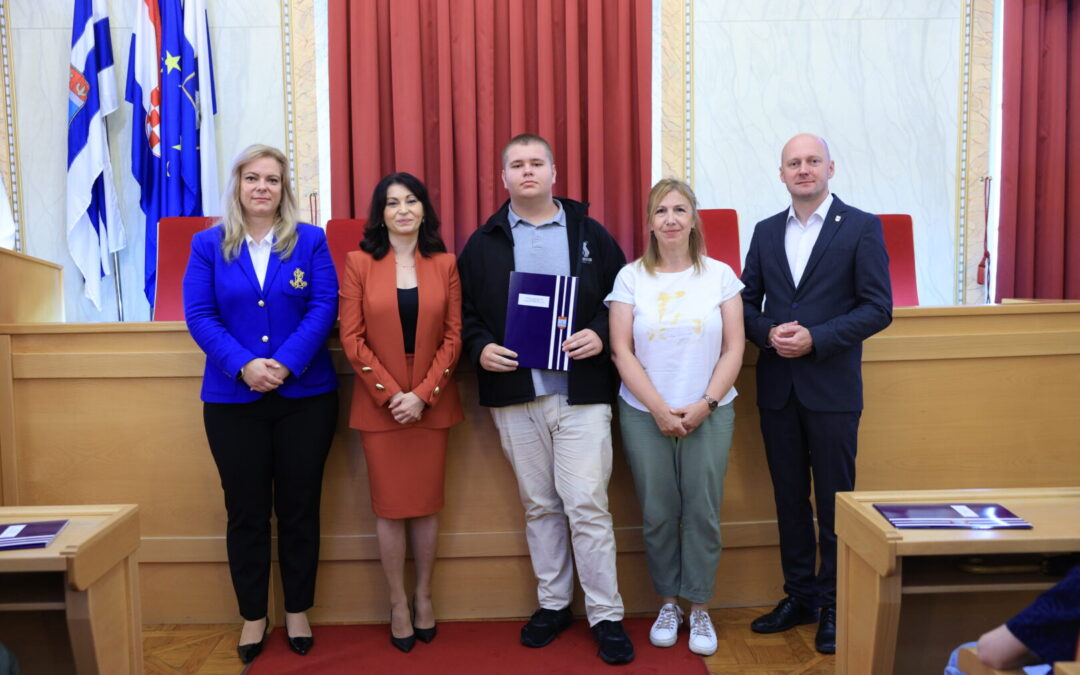 Ponos škole: Filip Mucafir i Aurora Černjava primili prestižna županijska priznanja
