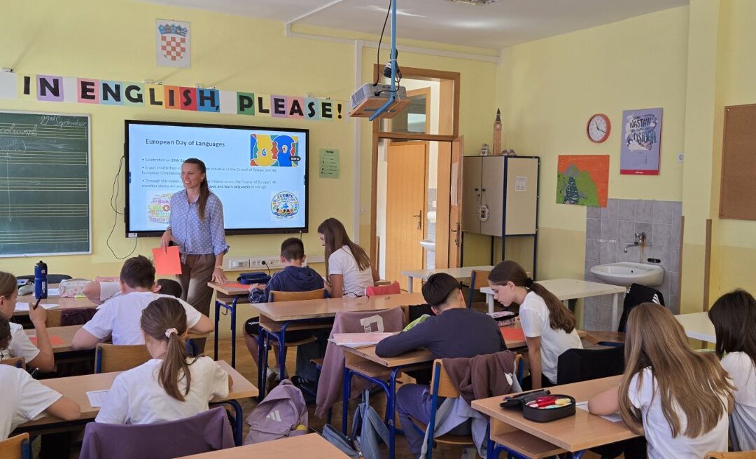 Jezici kroz kod – integrirani sat engleskog jezika i informatike u 5.a razredu